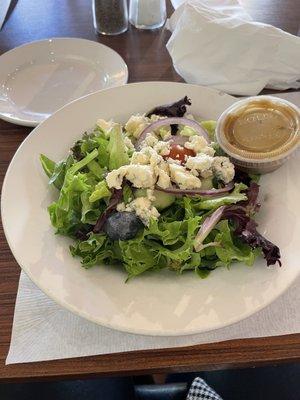 Salad with blue cheese crumbles and house dressing 5/5