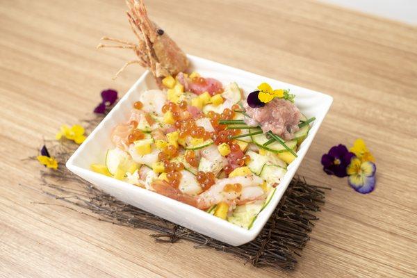 Truffle Chirashi Box
available starting from july 5th