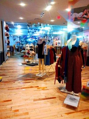 Urban Outfitters, KoP -- interior