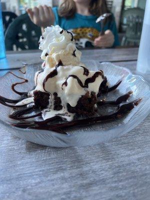 Brownie sundae