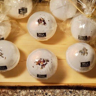 Bath Bombs (White Lavender & White Rose)