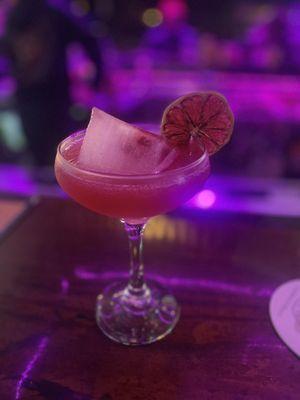 Lady Lilya - Tanqueray, lemon, honey, strawberry.