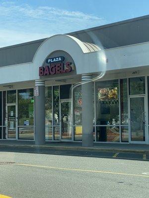 Raggedy deli. You'd want see the rude woman sitting there stuffing her face in the empty deli.