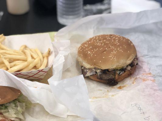 I'm not a meat lover. HOWEVER, this Roast Beef burger was divine. Not at all dry. Super flavorful and juicy.