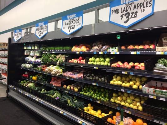 Small organic selection - smaller than before their little produce section remodel.  Would love to see more!