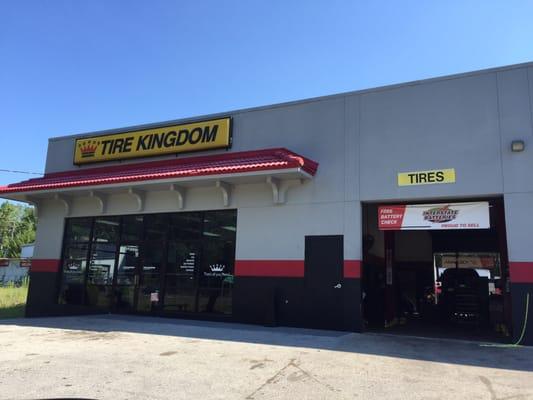 Tire Kingdom entrance and first garage area.