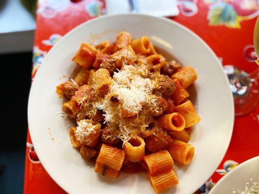 Mezzi Rigatoni Polpettini Ragu