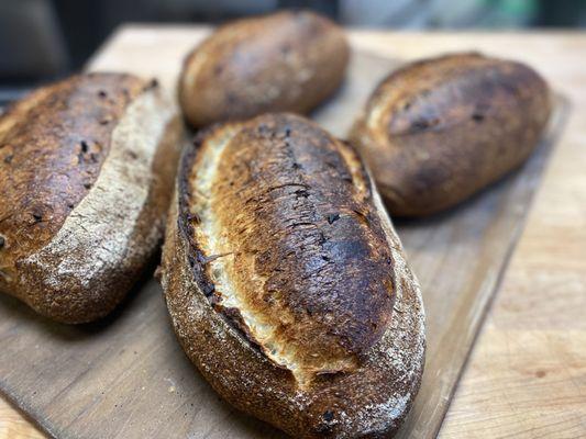 Pane Bello - a classic French loaf, made with poolish. (Not Sourdough)