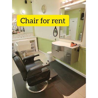 Barber  hair stylist  nail tech we have chairs for rent