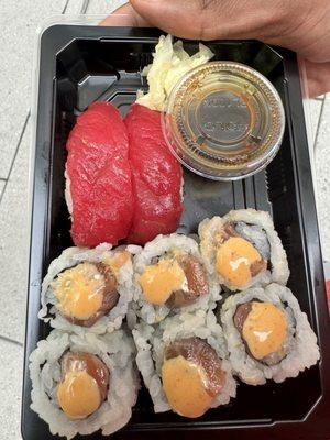 Salomon roll and Tuna nigiri