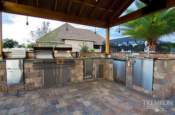 open air lanai with summer kitchen