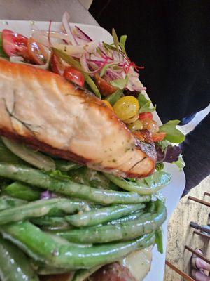 Salmon and green beans