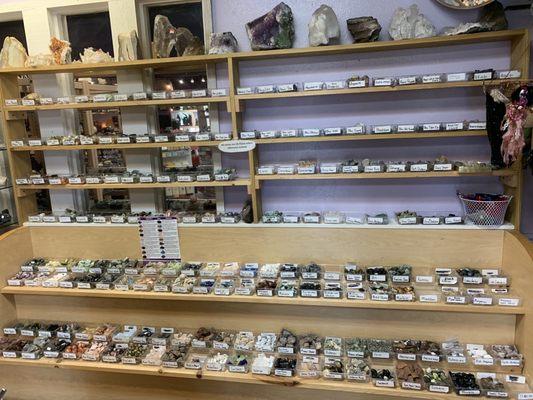 Comprehensive collection of gemstones. They have larger stones as well!