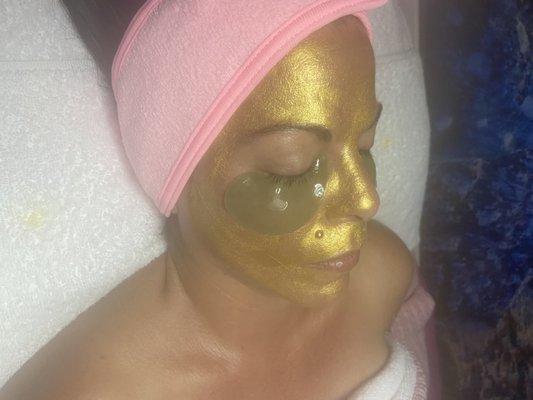 Gold Facial Mask.