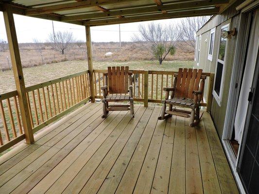 new deck grate view and privet, big yard.