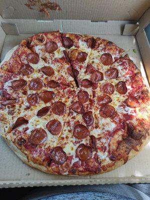 Large pepperoni pizza