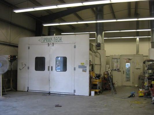 Heated, semi draft spray booth