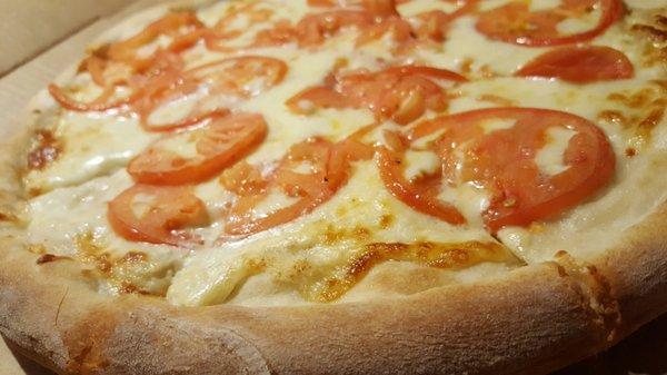 White Pizza with tomato