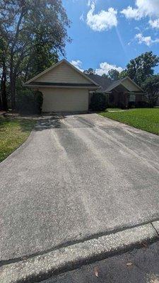 Before picture of a driveway