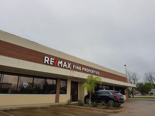 RE/MAX Fine Properties