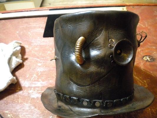 Did someone mention Custom Leather Hats, Haberdasherie and Steampunk goods?! :-)