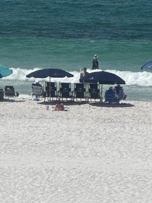 Vacayzen chairs and umbrellas