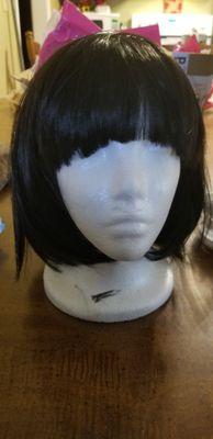 A BLACK  BOB
WIG