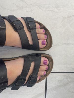 My purple gel toes