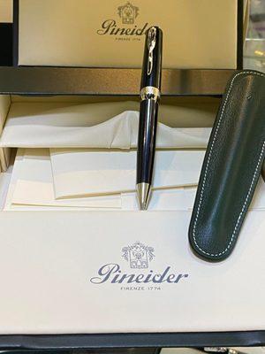 Get Dad a beautiful executive pen and leather case for Fathers Day here. www.penloversparadise.com #penloversparadise #fathersday #pineider