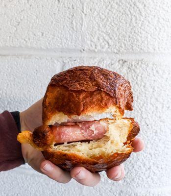 Ham & Gruyere Croissant (@joeynht)