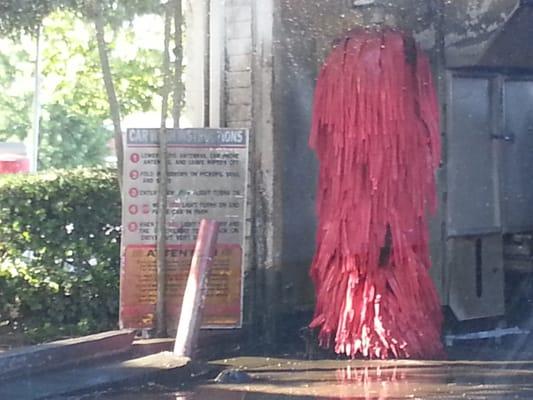 Dirty disgusting car wash