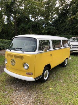 VW Bus paint job