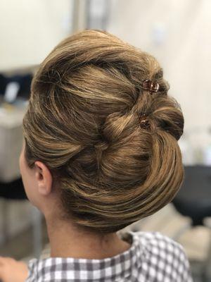 Updo by Maryam