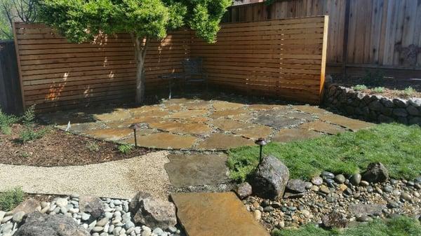 Elk Mountain flagstone patio with redwood horizontal screen wall