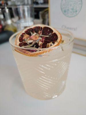 Bartenders Choice: Gin.  Their take on a grapefruit corpse reviver