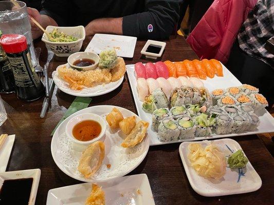 Sushi & Gyoza & Tempura Appetizer