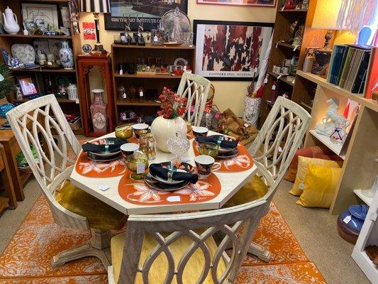 Cute vintage table set up