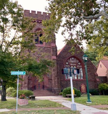 Simsbury United Methodist Church