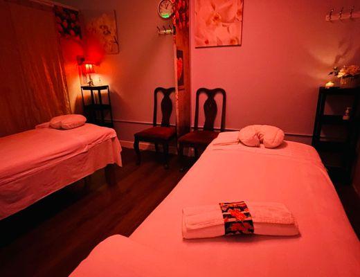 Couples, family, best friends, our peaceful Full-body massage private room.