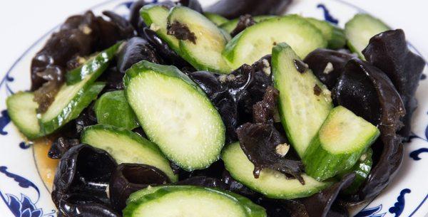 黃瓜木耳 Cucumber Salad w/ Garlic & Black Fungus