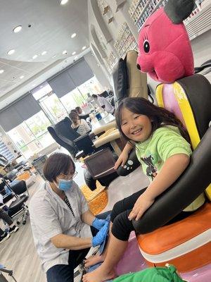 Kid chair for pedicure and manicure