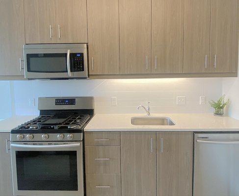 QUARTZ COUTER TOPS