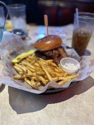 Bubba's Bacon Cheeseburger*