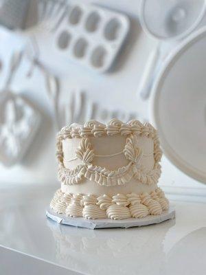 Classic Vintage Piped Buttercream Wedding Cake. Small Cutting Cake. Birthday Cake. Vanilla Cake. White Cake.