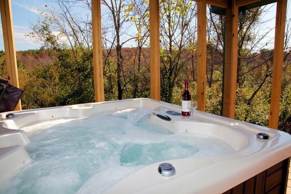 Garden of the Gods Cabins with hot tubs in the Shawnee National Forest.