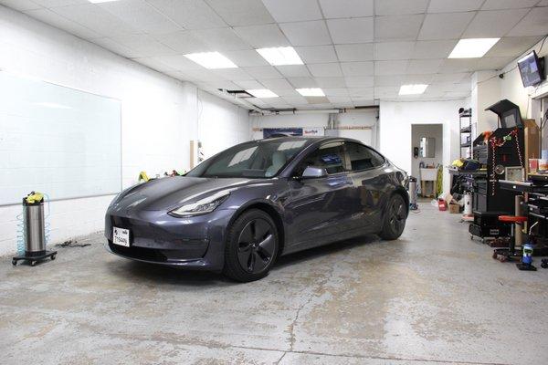 Tesla Model 3 with Suntek Films 30 CIR (ceramic) + Full Chrome Delete