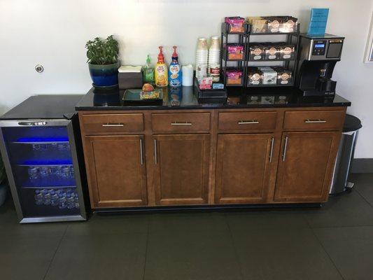 Customer Lounge - Coffee & Snack Bar