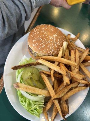 Cheeseburger and fries