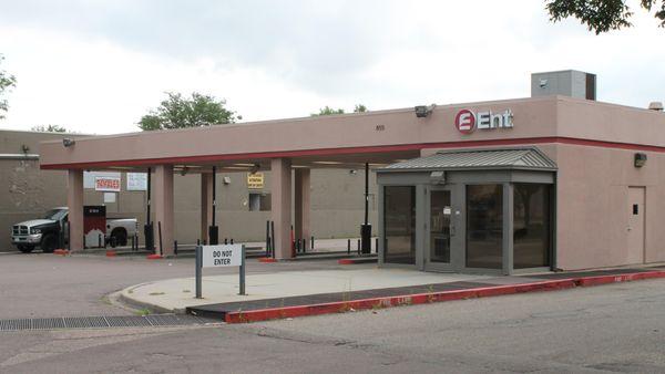 exterior photo of Ent Credit Union: Murray Drive-up