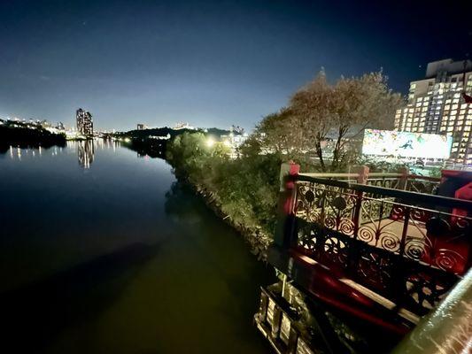 Bridge over the Harlem River.